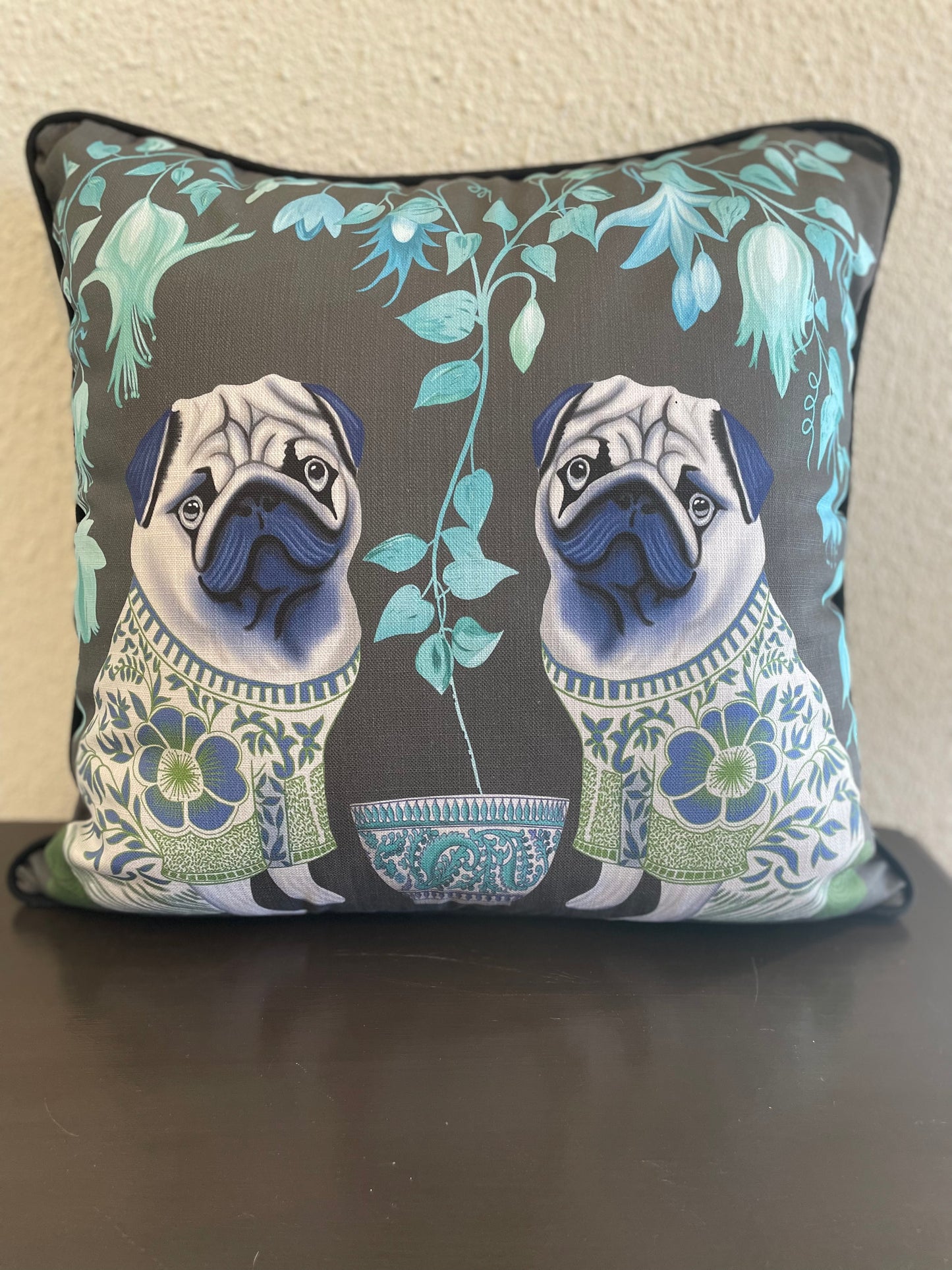 Chinoiserie Mopsar Dekorationskudde